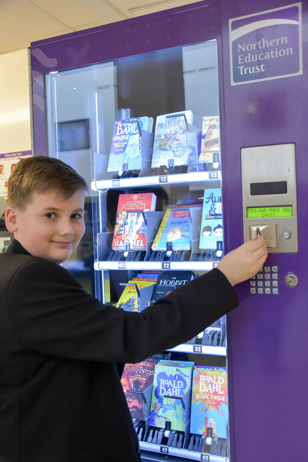 Manor Academy creates innovative way to reward students for reading